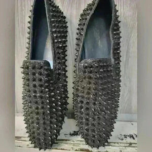 Men's size 10 JUMP  New York black studded loafers.